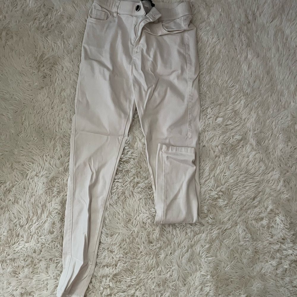 White skinny jeans